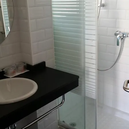 Hotel Embarcadero De Calahonda De Granada 2*